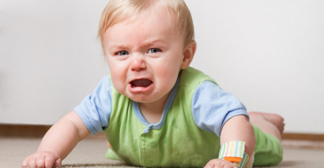 Plânsul vindecă și echilibrează: cum facem față crizelor și perioadelor de negație la copii