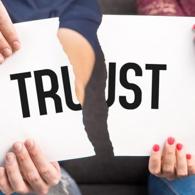 5 Semne ale infidelității în cuplu