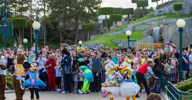 Disney pregătește atracții spectaculoase la Paris și Florida: Regele Leu, Maleficent și un rollercoaster revenit după ani
