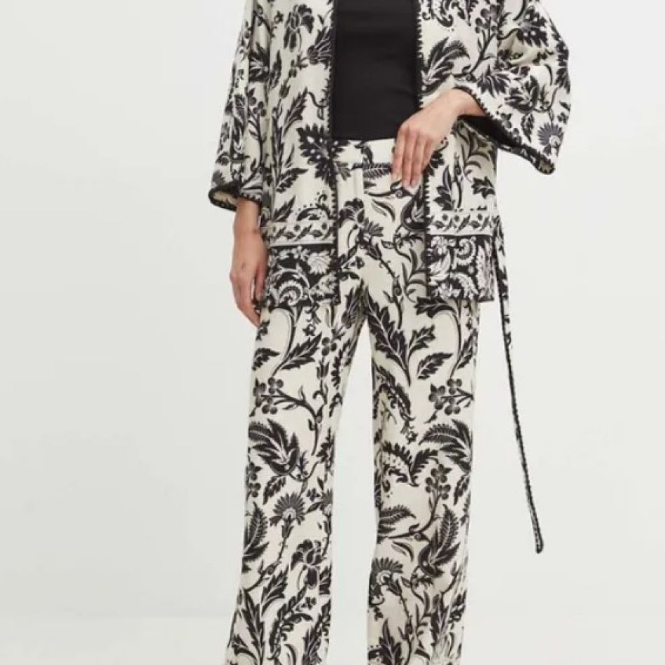 15 piese vestimentare din in, esențiale pentru a-ți lăsa pielea să respire pe timp de vară