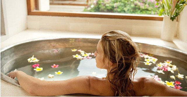 Le Petit Marseillais îți oferă mai multă strălucire pentru vară, cu noul gel de duș intens hidratant cu efect de satinare