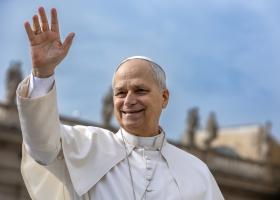 Papa Leon al XIV-lea, diagnosticat cu cancer pulmonar. Medicii i-au extirpat un lob al plămânului drept