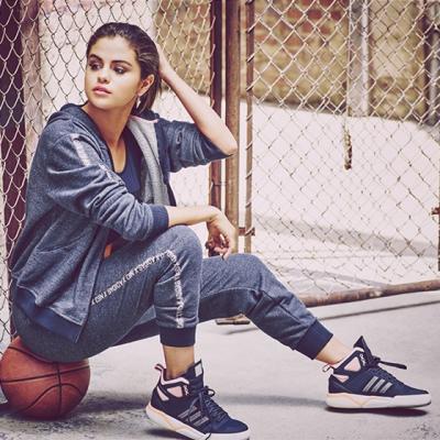 Gama adidas neo imbina designul sportiv cu accente de lux prin lansarea colectiei de toamna 2015 a Selenei Gomez