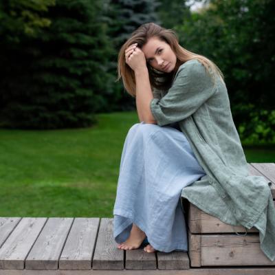 15 piese vestimentare din in, esențiale pentru a-ți lăsa pielea să respire pe timp de vară