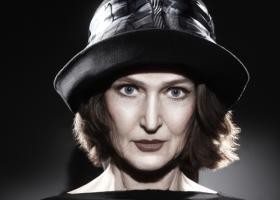 Jumatate diva, jumatate Chiva