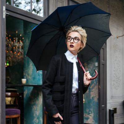 Cum sa te imbraci chic intr-o zi ploioasa. Ai nevoie de doar 5 lucruri