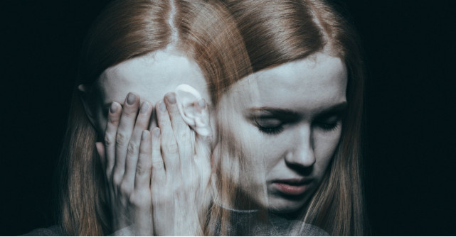 Depresia, lasata netratata poate dura ani si te consuma pe interior. Care sunt cauzele si cum o tratezi?