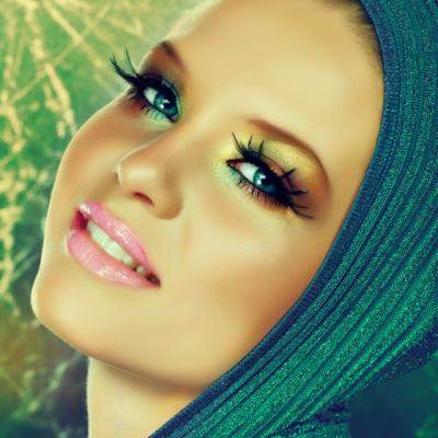 Practic: Machiaj smokey metalizat