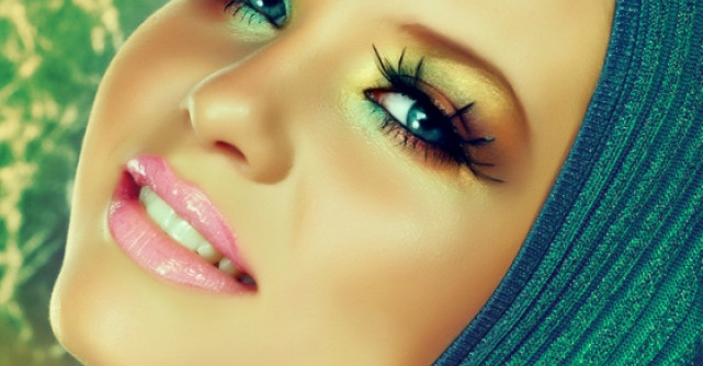 Practic: Machiaj smokey metalizat