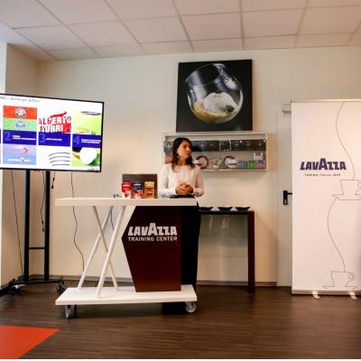 Lavazza lansează un nou centru de  training în București în parteneriat cu Coca-Cola HBC România