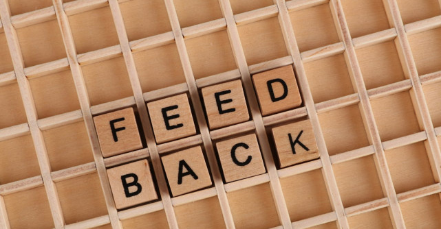 Cum să oferi un feedback ferm fără să sune ca o critică dură. 7 puncte-cheie esențiale