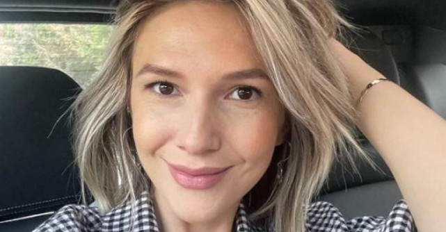 Adela Popescu, amintiri din copilărie! Ce credea de fapt artista despre Moș Crăciun: „Era să leșin”