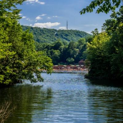 Lacul din Romania care detine TREI RECORDURI mondiale. E spectaculos!