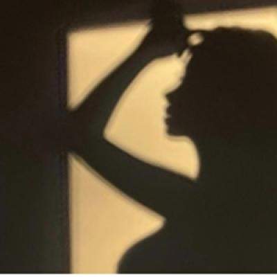 Cezar Gună x NOUA UNSPE - XS - Imnul reginelor moderne