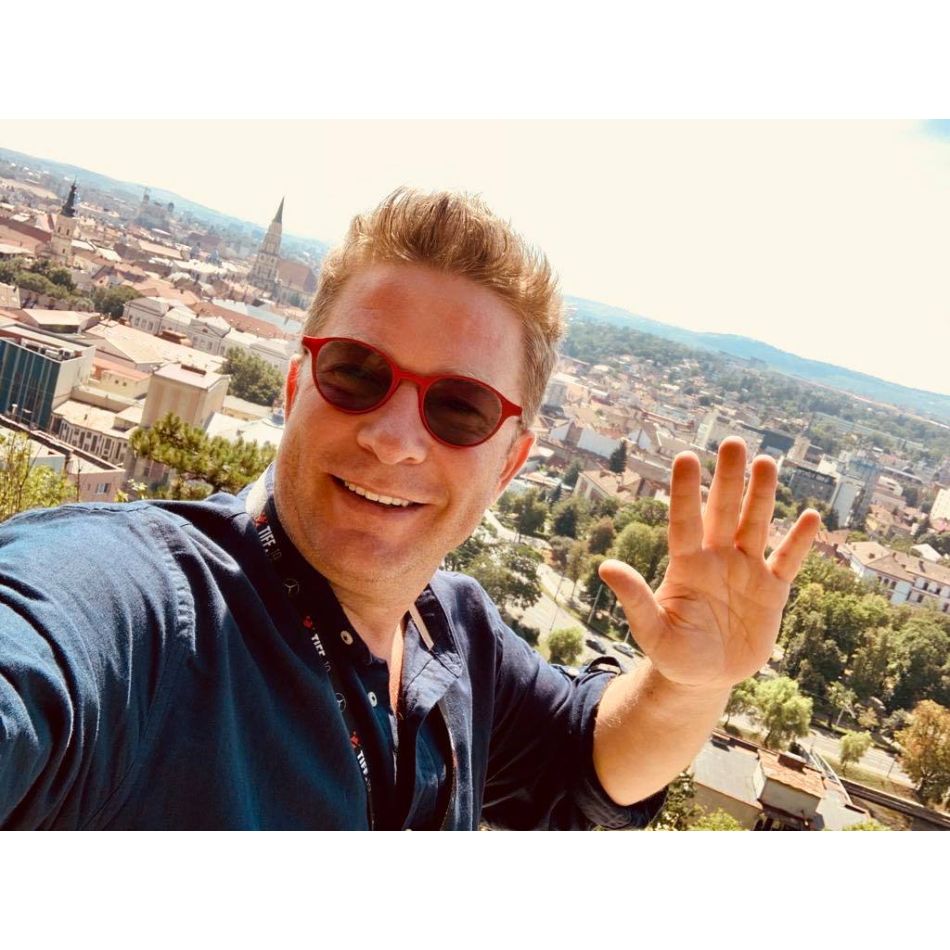 Cu toții știm ce familie frumoasă are Pavel Bartoș, însă ceea ce a ales să facă soția sa este cu adevărat nobil! 