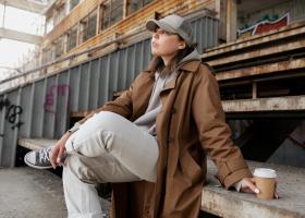 Cum să combini piesele sport cu haine elegante pentru un look modern și echilibrat