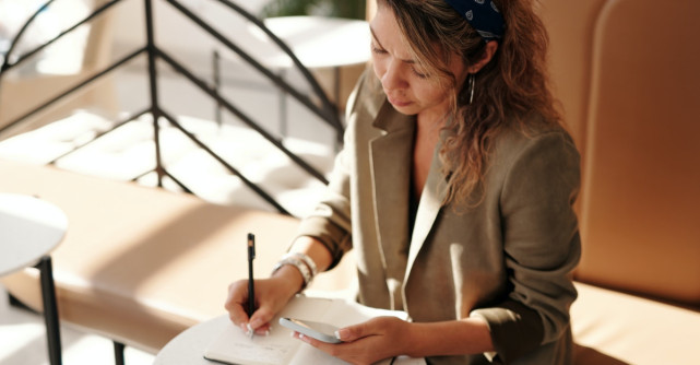 Cum să economisești în timpul sărbătorilor