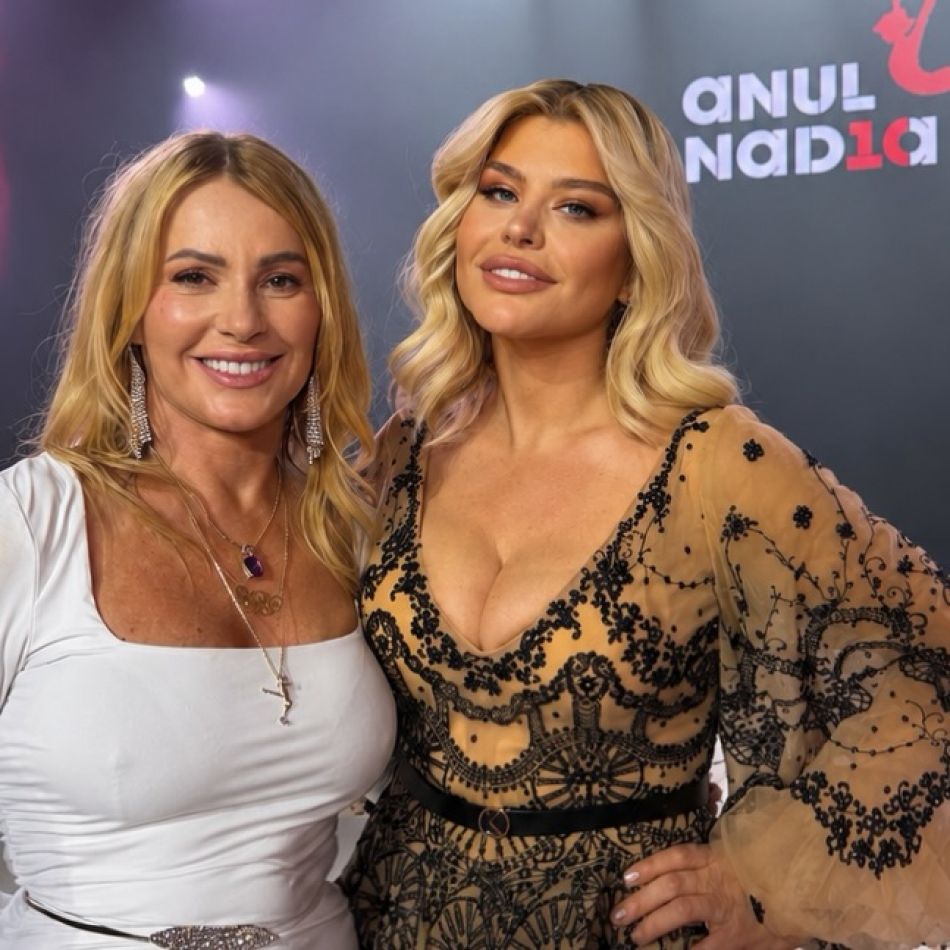 Nadia Comăneci, apariție spectaculoasă la Paris Fashion Week. Zeița de la Montreal a strălucit pe podium 