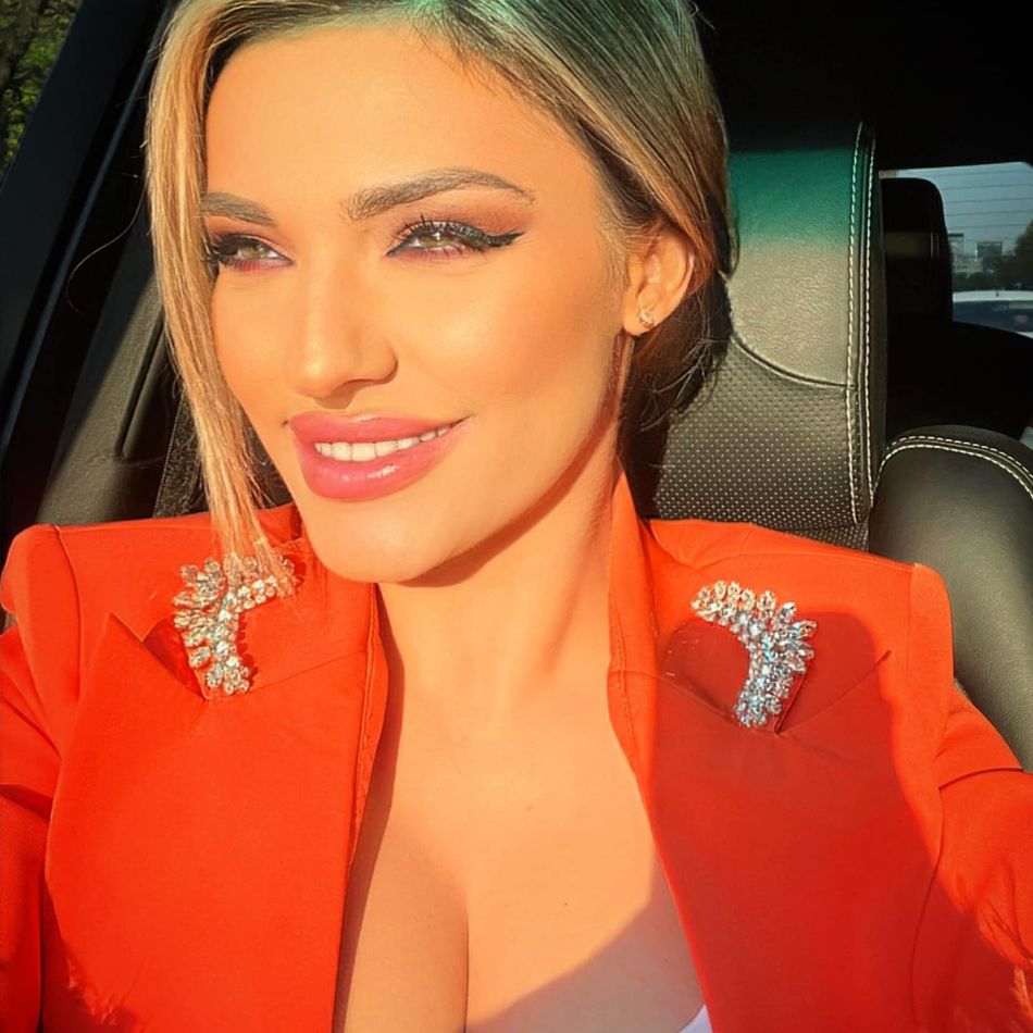 Diana Enache și-a botezat fiica! Imagini de la botezul nepoatei lui Adrian Enache