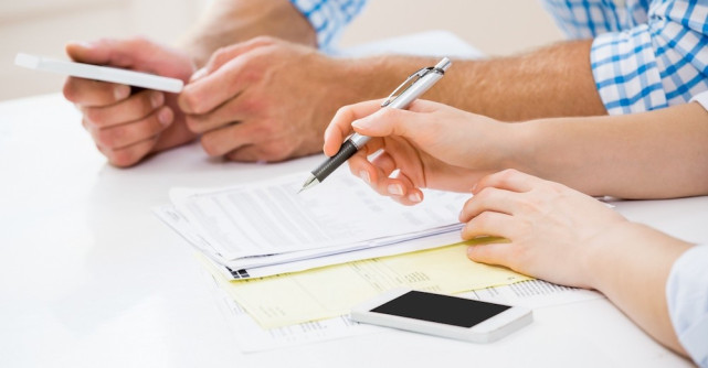 Cum calculezi cel mai simplu prețurile la energie electrică și gaze naturale?