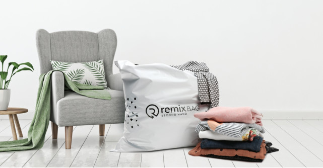 Acordă a doua șansă hainelor noi sau aproape noi, prin serviciul Vinde către Remix