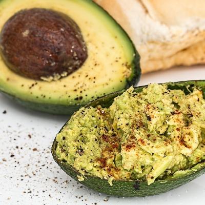 Cele doua ingrediente speciale care transforma un guacamole simplu intr-o adevarata explozie de gust