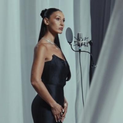 Alina Eremia ne emoționează încă o dată cu Noapte Albă