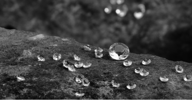 Diamante sub bradul de Craciun? Black Friday ti le aduce!