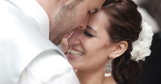 10 Melodii care sa nu iti lipseasca din playlistul de nunta