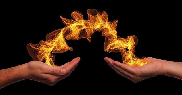 Cum să îi recunoști și să te aperi de vampirii energetici: oamenii care te secătuiesc de energie și poftă de viață