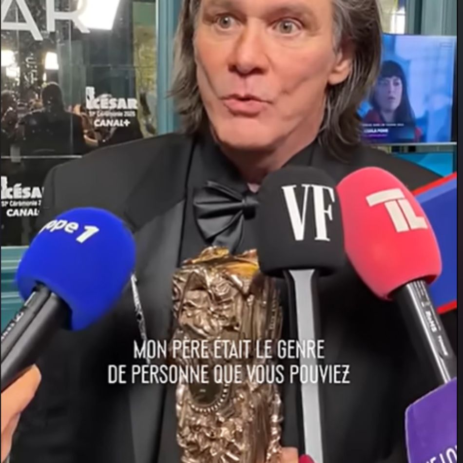 Jim Carrey șochează la Premiile Cesar 2026. Noul look al actorului a stârnit teorii conspiraționiste