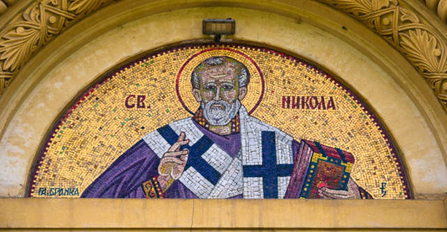 Legenda Sfântului Nicolae, sfântul sufletelor nevoiașe. Află de ce pune Moș Nicolae cadouri în ghete pe 6 decembrie  