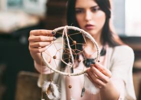 Ești specială și irepetabilă. De ce nu lași să se vadă asta?