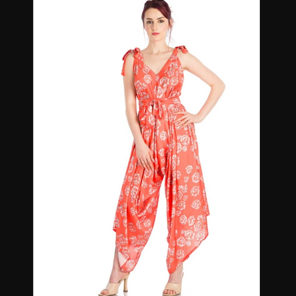 20 de salopete de damă. Cum le purtăm în funcție de siluetă? Tendințe și recomandări pentru anul 2024