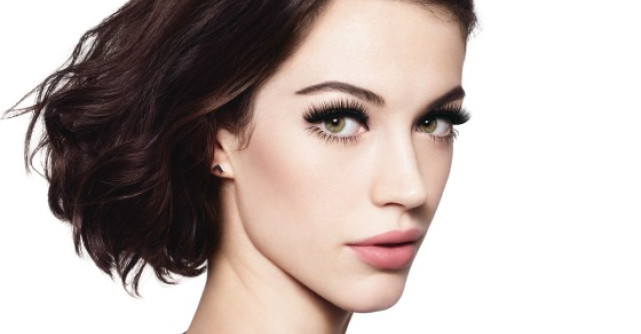 Bourjois creeaza Volume Reveal, noua mascara pentru volum intens