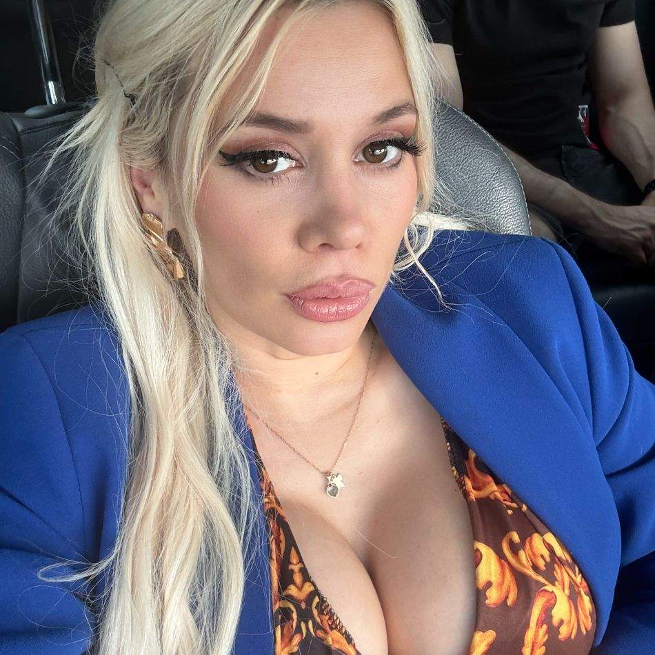 Anisia Gafton, la un pas de incendiu în propria casă. Comedianta a povestit cum o lumânare parfumată i-a dat mari emoții