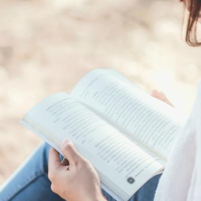 4 trucuri care te ajuta sa retii mai bine informatiile pe care le citesti
