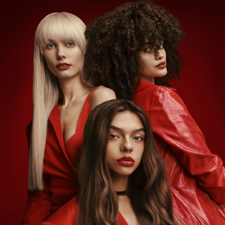 Wella Professionals lansează ULTIMATE REPAIR,  tratament profesional pentru repararea părului în 90 de secunde!