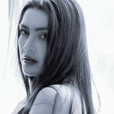 Rona Hartner, imaginea noului salon de infrumusetare Vivien Kondor