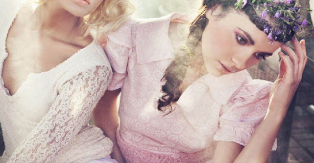 30 Coafuri romantice pentru mirese