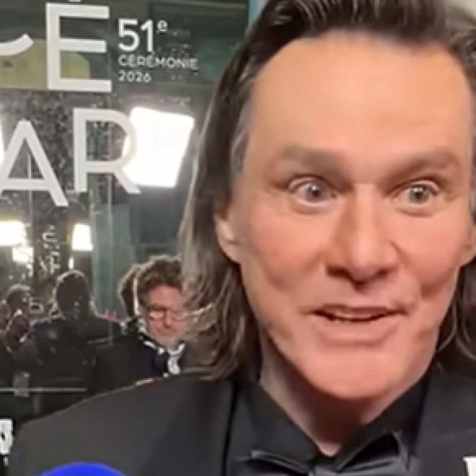 Jim Carrey șochează la Premiile Cesar 2026. Noul look al actorului a stârnit teorii conspiraționiste
