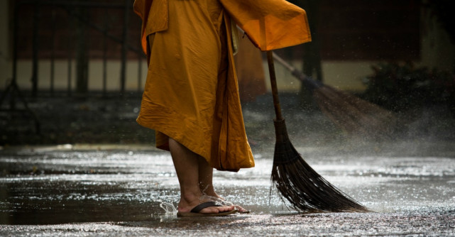 5 Legi spirituale care vor aduce energii pozitive în casa ta (potrivit unui călugăr budist)