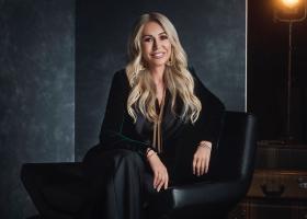Singura româncă din topul celor mai bogate femei din SUA își spune povestea inspirațională în cartea „Conturul unui vis”