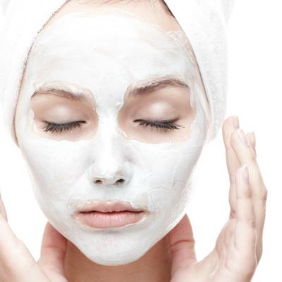 Masca faciala facuta in casa pentru purificarea tenului