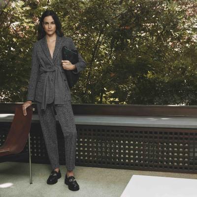 Eleganță fără efort în fiecare nuanță