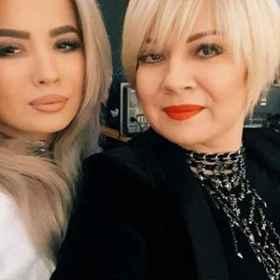 Catinca Roman rupe tăcerea: Nu mai vorbesc cu Oana după moartea mamei noastre. Ce relație au acum cele două?