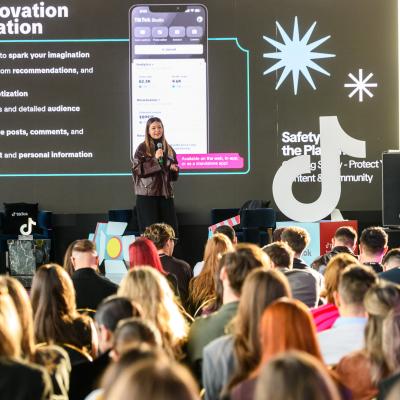 Anul 2025 văzut pe TikTok: Creatorii și comunitățile care au modelat acest an