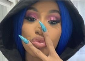 Cardi B, supărată pe Trump: Mi-ai distrus pantofii, adu-l înapoi pe unchiul meu!