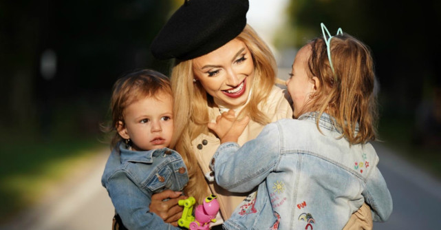 Andreea Bălan lansează Poveste de toamnă