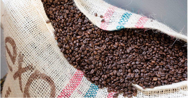 Cafeaua – ce beneficii are pentru organism și cum o integrăm în ritualurile de îngrijire